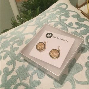 NWT Filigree Gold Earrings